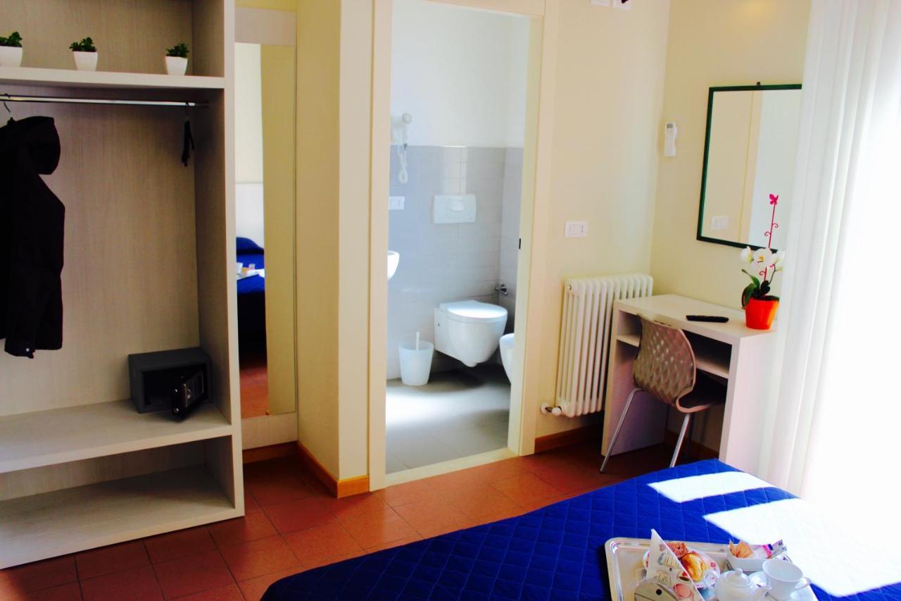 Hotel Fedora Rimini Esterno foto